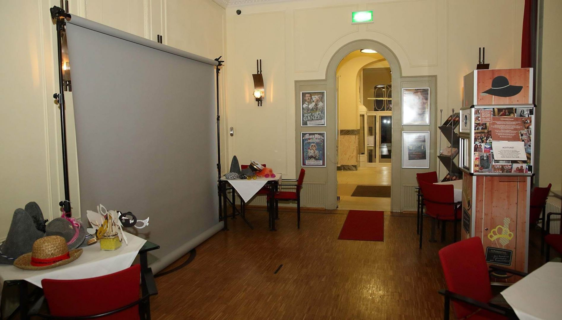 Fotobox im Thalhaus mit neutralem Hintergrund