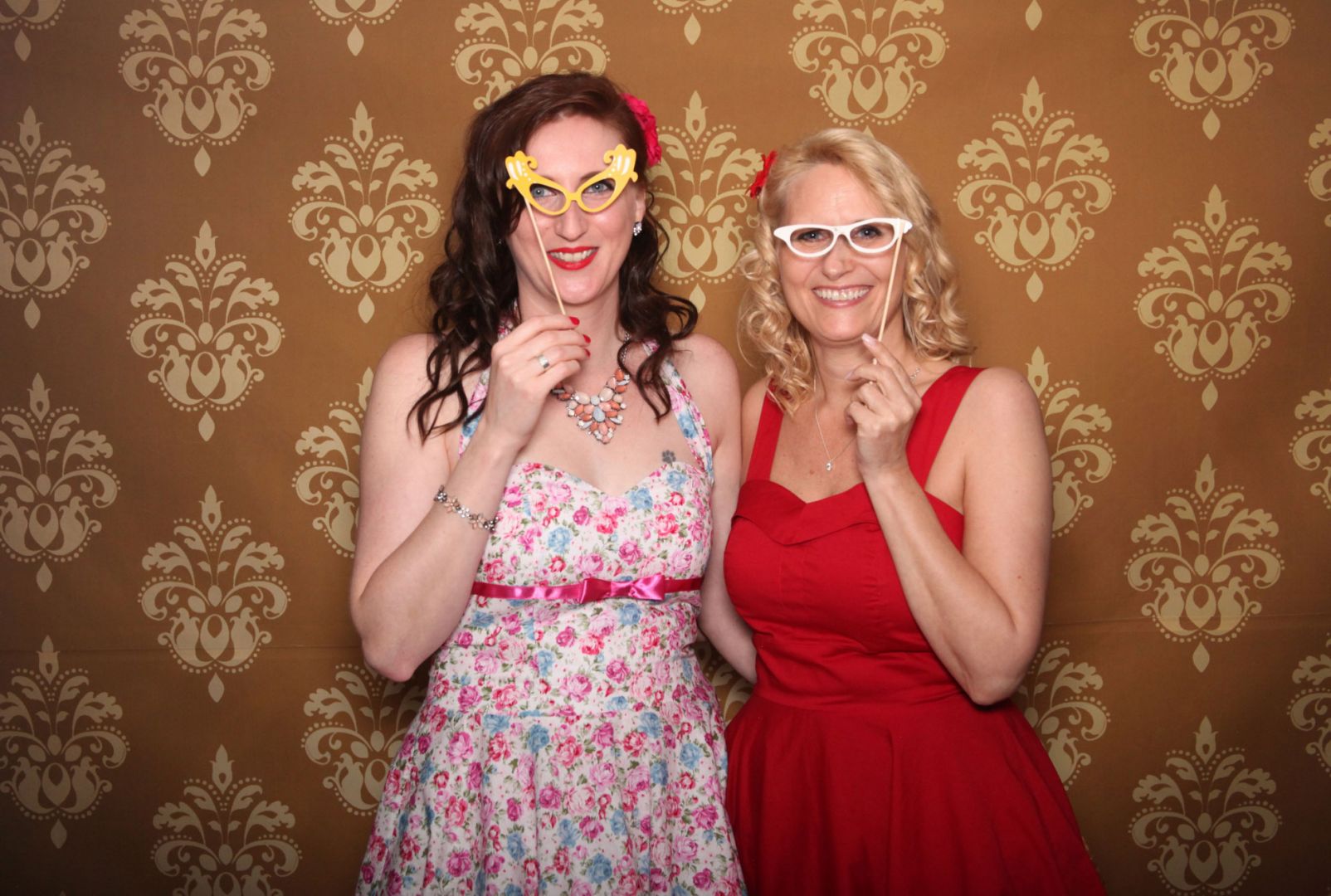 Ladylike mit schicker Brille